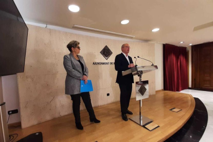 Imatge de les declaracions de l'alcalde de Reus, Carles Pellicer, i de la regidora Teresa Pallarés.