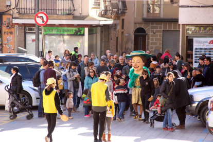 La Dona dels Nassos ha visitat el nucli comercial del municipi.