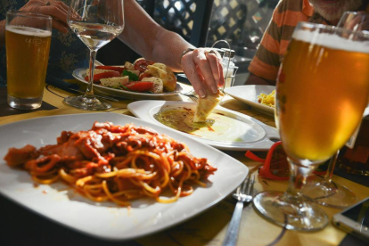 Sanidad quiere promocionar la dieta mediterránea sin alcohol.