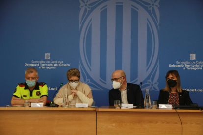 El director del Servei Català de Trànsit, Ramon Lamiel, acompañado de la delegada territorial del Gobierno en Tarragona, Teresa Pallarès, ha presentado el balance de siniestralidad en el Camp de Tarragona.