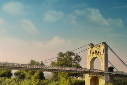 Imatge del pont Penjant d'Amposta, que disposarà d'una via per a bicis que arribarà a Freginals.