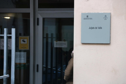 Entrada dels Jutjats de Valls on aquest matí ha declarat l'exprofessor de l'escola Baltasar Segú.