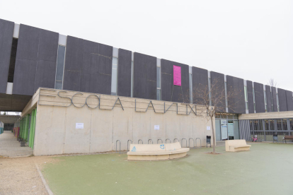 Exterior de l'escola La Vitxeta, que ja va viure aquesta situació fa vuit anys.