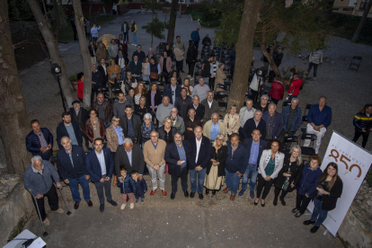 Els participants a la jornada de reconeixement al seu pas per l'Ajuntament del Morell.