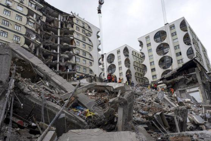 Edificis fets pols degut al terratrèmol