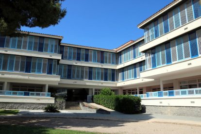 Imatge d'arxiu de la façana de l'edifici principal del centre Villablanca, que pertany al grup Pere Mata de Reus.