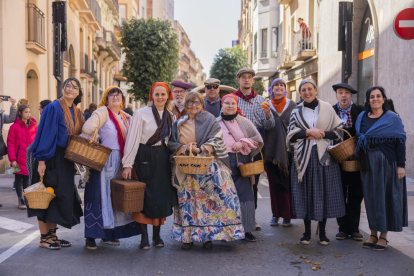 Els ravals es van omplir de ciutadans que volien presenciar com passaven els animals.