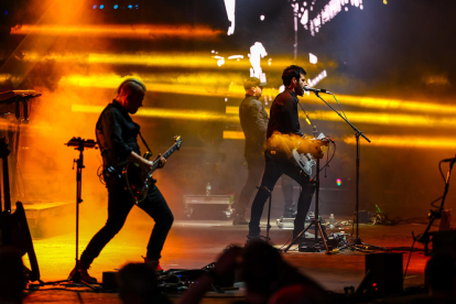 La banda Pendulum en concert.