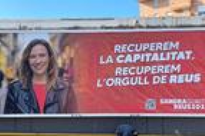 Imatge del cartell a l'estació d'autobusos de Tarragona.