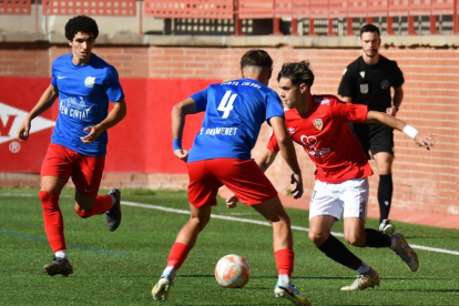 Imatge de Víctor Valverde en un partit amb el CF Pobla de Mafumet.