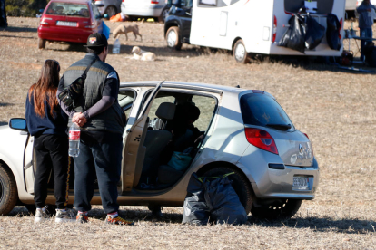 Más de 300 personas se concentran en una fiesta ilegal en la zona del bosque de Cano de Sarral.