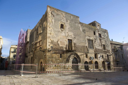Se podrían exponer los tapices flamencos de la Catedral al palacio del Arcediano Mayor