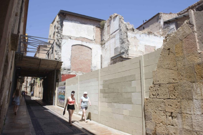 La Casa Foixà del carrer dels Cavallers es va ensorrar el 2012 i l'Arqueològica creu que s'hauria de transformar en un hotel