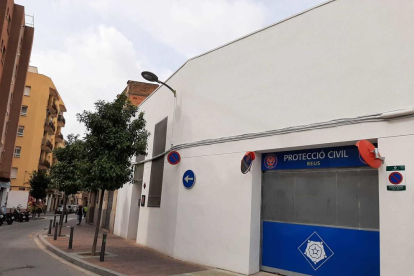 La nueva sede de Protección Civil de Reus está ubicada en una nave de la plaza Yzaguirre.