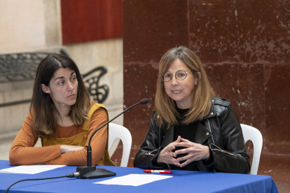 Les conselleres Eva Miguel i Inés Solé van fer ahir balanç de les polítiques d'habitatge.