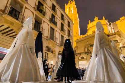 El centro presenció el Baile de la Cuaresma y las Virtudes.