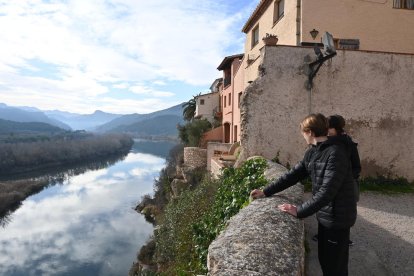 El mirador de la Sanaqueta sobre el río Ebro y el Castell templario.