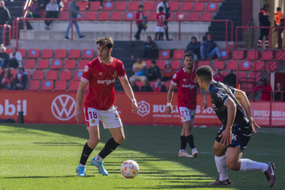 Nil Jiménez durant el primer partit al Nou Estadi de Dani Vidal com a entrenador grana.