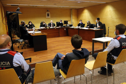 Foto del primer dia de judici a l'Audiència de Girona.
