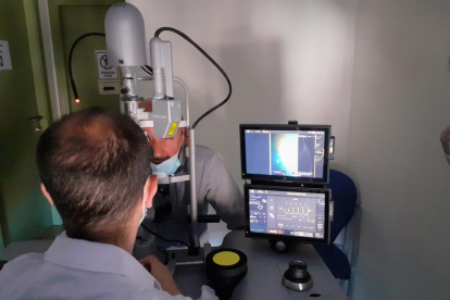 El láser cuenta con una nueva unidad de imagen que permite grabar y visualizar simultáneamente el tratamiento que está realizando el especialista.