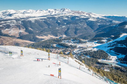 La Cerdanya és una de les destinacions d'esquí més importants de Catalunya amb el domini Alp 2500, el segon més gran del país