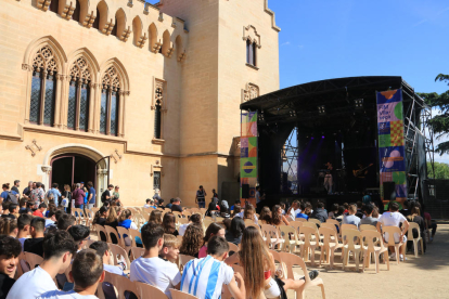 La Sara Terraza, durant un dels primers concerts de la dinovena edició de la FiM de Vila-seca.