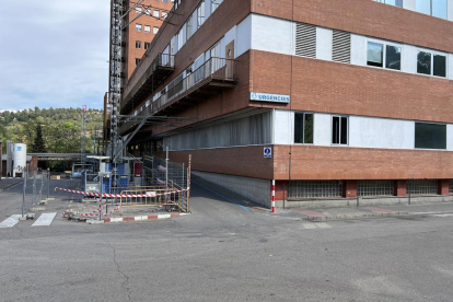 Entrada al servei d'urgències de l'hospital Trueta de Girona.