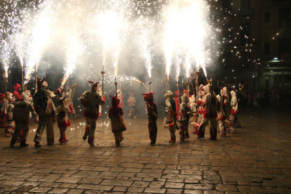 Imatge de la Cercavila de Foc de la Nit de Sant Joan.