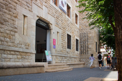 El CMFA Fòrum es troba a l'IMET, a l'avinguda de Ramón y Cajal.