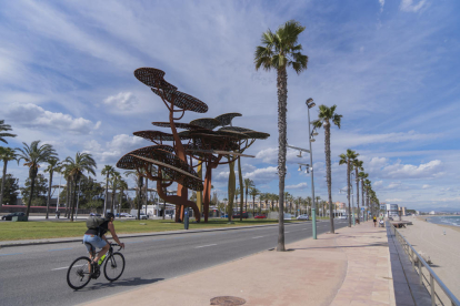 El projecte permetrà ampliar el passeig i la renovació del mobiliari i la il·luminació entre altres.