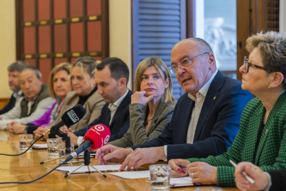 L'equip de govern pràcticament al complet va presentar la memòria de les accions empreses.