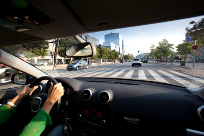 Segons dades d'un estudi, el 5,4% dels conductors condueixen per sota el límit visual exigit per llei.