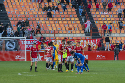 Los del Nàstic celebrando la victoria contra el Calahorra.