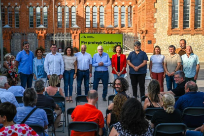 Fotografia de grup durant l'acte.