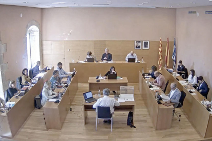 Imagen de archivo de un plenario municipal celebrado en el Ayuntamiento de Torredembarra.