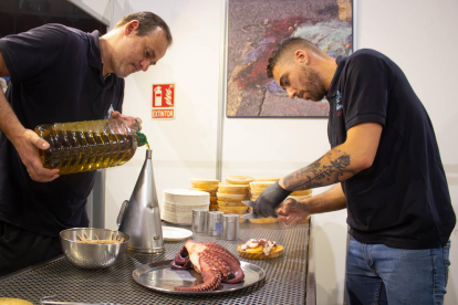 Els visitants van poder gaudir de diferents plats de marisc.