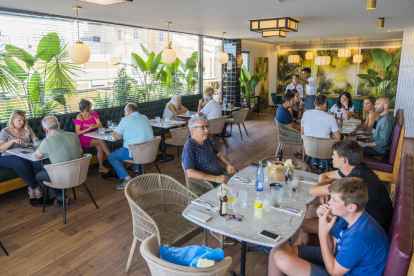 Imatge del dinar inaugural de la Terrassa Gaudí, el juliol de l'any passat.