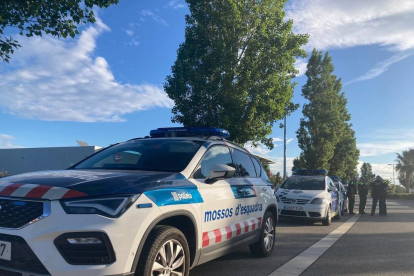 Los Mossos y la Guardia Urbana de Reus durante el dispositivo conjunto en Mas Pellicer.