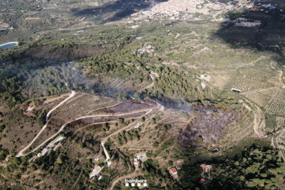 Imatge aèria de l'incendi de la Selva del Camp.