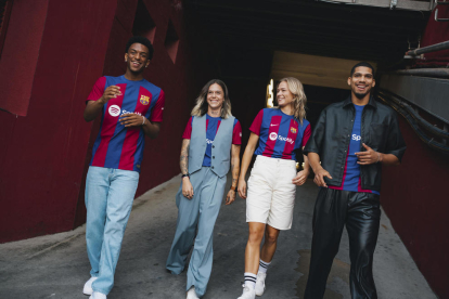 Imagen de la presentación de las nuevas camisetas del Barça para esta temporada.