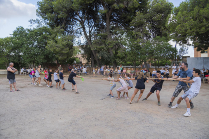 El pati del nou local social de l'associació de veïns va acollir ahir a la tarda diversos actes.