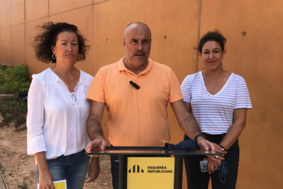 Els candidats Jordi Salvador Duch, Norma Pujol Farré i Laura Castel Fort al centre penitenciari de Mas d'Enric.