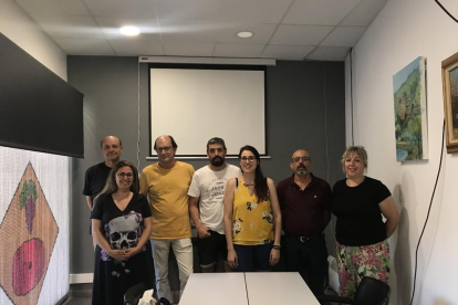 Fotografia de grup de presentació del nou govern municipal.