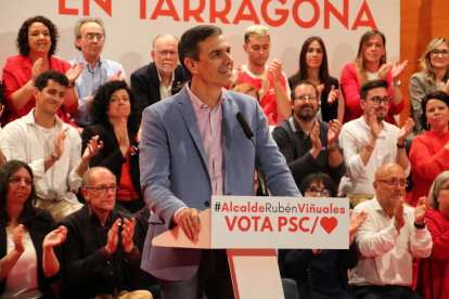 El secretario general del PSOE, Pedro Sánchez, durante su intervención en el acto final de campaña de los socialistas en Tarragona.