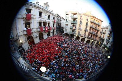 Ull de peix de la darrera edició de la Festa Major de Sant Joan davant l'Ajuntament de Valls.