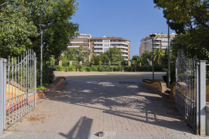 Entrada actual en la plaza Anton Borrell, en el parque de Sant Jordi.