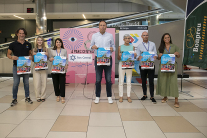 Imatge de la presentació de la Peonada Popular d'aquest dimecres i el cartell de l'esdeveniment.