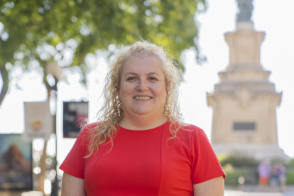 Sandra Ramos, consejera de Cultura y Fiestas, en la Rambla Nova.