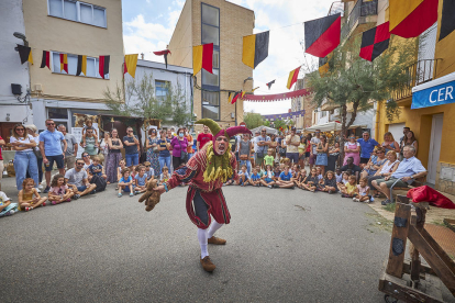 El espectáculo inaugural, con La Quinta Forca, Ramón de los bosques, los Lindos del Castillo y Krakort el duende, está programado para el viernes 15 de septiembre a las 18 h, en la Plaça Catalunya.