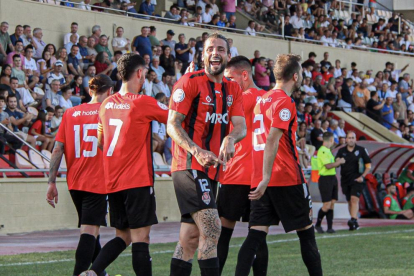 Xavi Molina celebrant el seu gol de la victòria del Reus FC Reddis contra l'Escala.